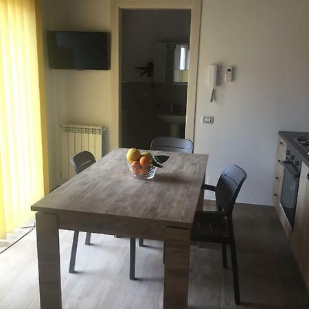 Casa Vacanze La Pergola@ Villa Terrasini Luaran gambar
